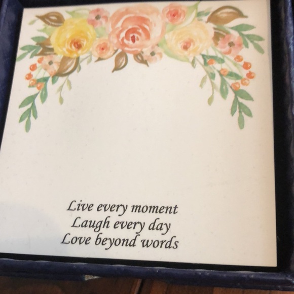 Adjustable Gold Necklace with Charm - Picture 4 of 4